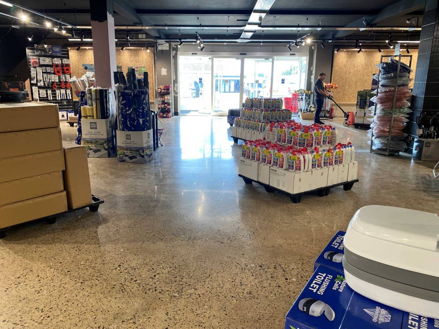 11 Leisure World showroom, Catterick, full aggregate (2)